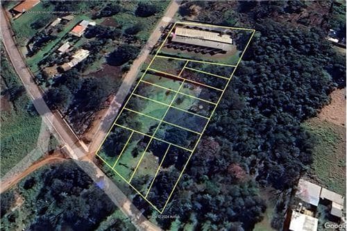 Amplio lote a pasos del circuito comercial - venta