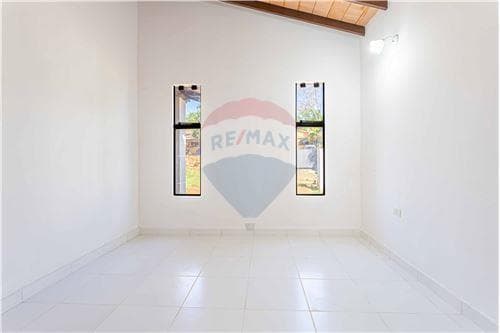 Casa en Luque b° ita angua — foto 4