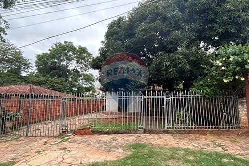 Vendo Terreno con CASA a 250m de Def. del Chaco