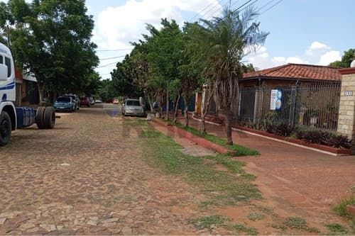 Vendo una hermosa y amplia casa en Laurelty Luque