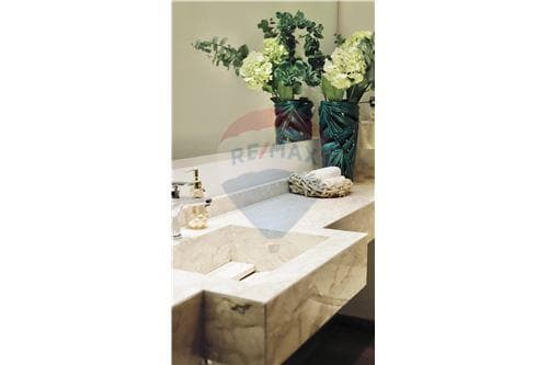 Fino Departamento de 223 mts2 en Villamorra