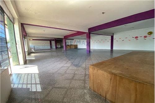 Salon comercial sobre la avda fernando — foto 4