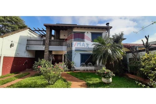 Amplia Vivienda en Venta en Encarnación — foto 4