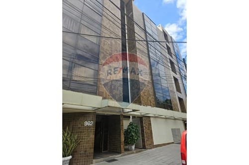 Vendo departamento en edificio peninsula 1