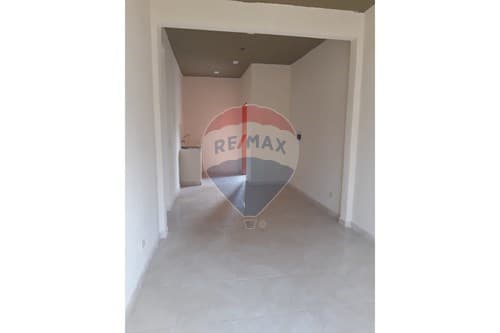 En venta propiedad con 3 departamentos en Luque — foto 2