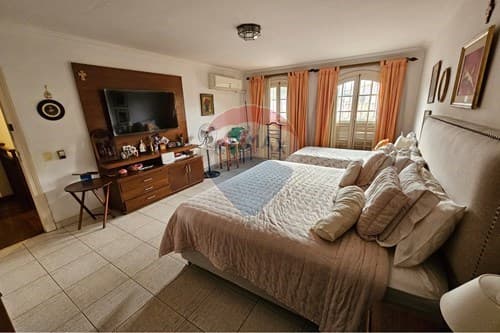 amplia residencia zona Goethe en esquina — foto 4