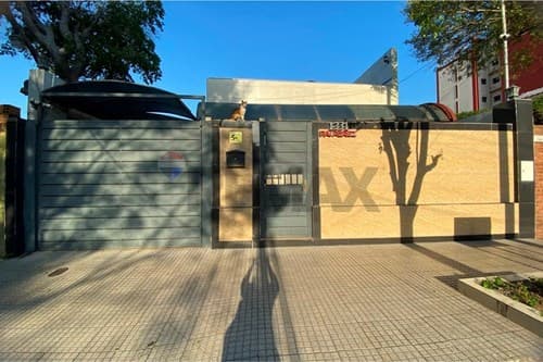 Vendo Propiedad Comercial con Depósito