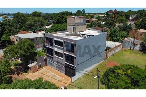 EN VENTA EDIFICIO Área 5, Presidente Franco