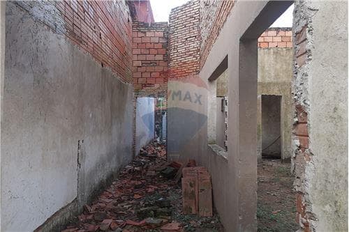 Terreno con construcción a terminar – B° Obrero — foto 4