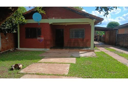 "Casa Ideal en Encarnación: 4 Hab, 432m² Totales", foto 2