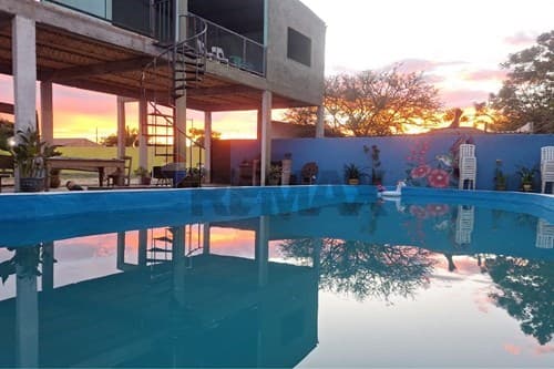 Venta de Quinta con Piscina en Limpio