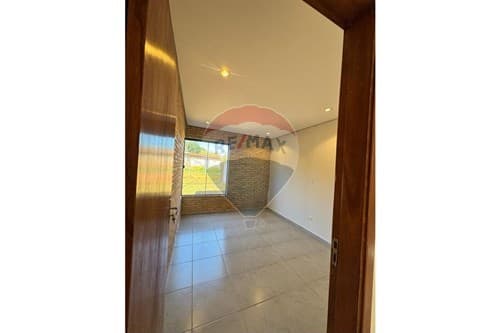 Casa Acogedora en Venta en Luque — foto 2