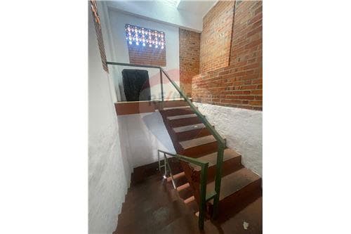 Vendo Edificio sobre Mcal Estigarbia km10 Zona UNA