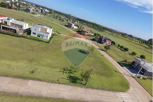 Terreno en Barrio Joven 1 de Costa del Lago, foto 3