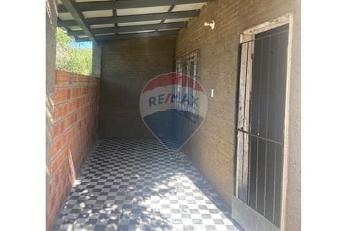 Terreno en venta con dos chalets en Limpio — foto 3
