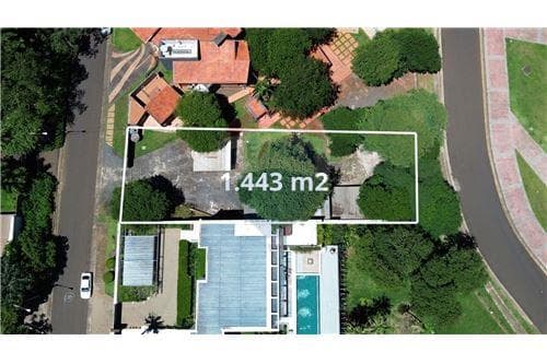 Terreno en Venta de Calle a Calle