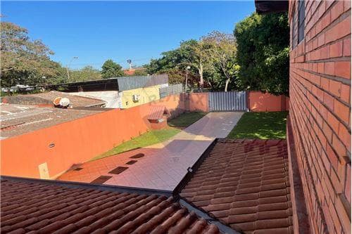 En venta residencia de dos plantas en Hernandarias — foto 4