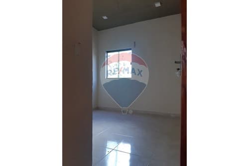 En venta propiedad con 3 departamentos en Luque — foto 5