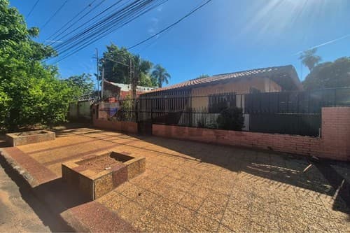 casa en Itauguá zona centro — foto principal