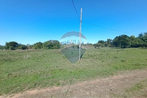 "Terreno de Ensueño en Mbokajaty: 2756m² — foto 2