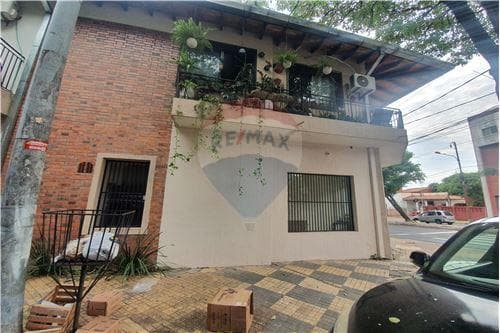 En Venta Propiedad con 3 departamentos y 4 salones — foto 3