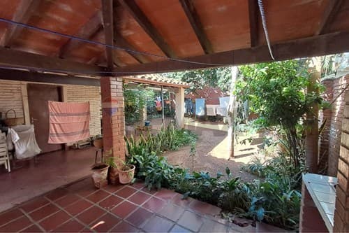 En Venta Propiedad en Barrio Bernanrdino Caballero — foto 4
