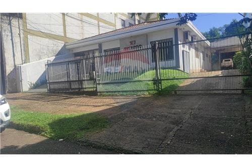 Casa en Pleno centro de Encarnación — foto 4