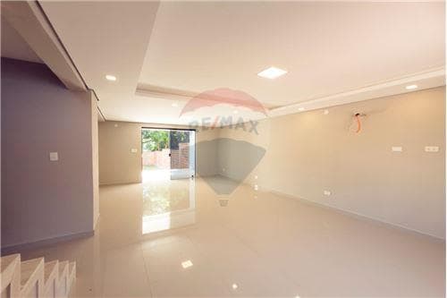🏡excelente oportunidad!! Dúplex próximo estrenar en el barrio san roque de lambaré 🧑‍🧑‍🧒‍🧒, foto 2