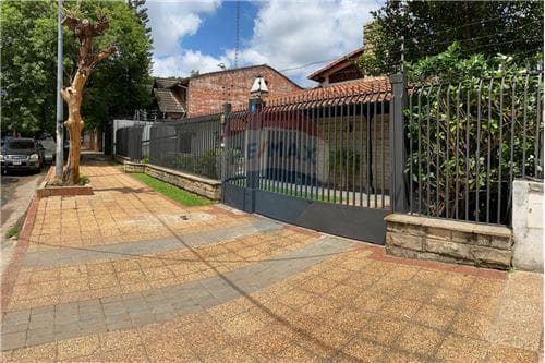 Vendo residencia barrio manora , Carmelitas