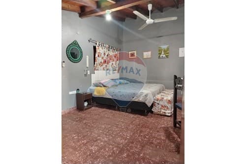 Vendo Residencia amplia en Caacupé Centro