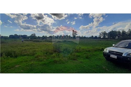 En Venta Terreno 10.25 X 36 mts. Arroyo Pora