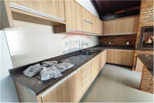 En venta amplia casa con 3 habitaciones en suite — foto 3