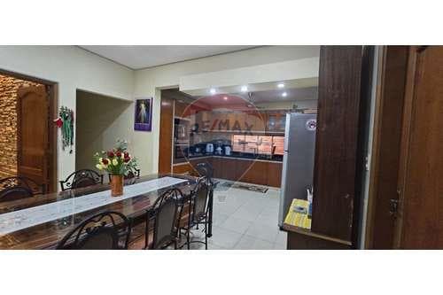 Vendo casa c/ piscina San Lorenzo 720m2