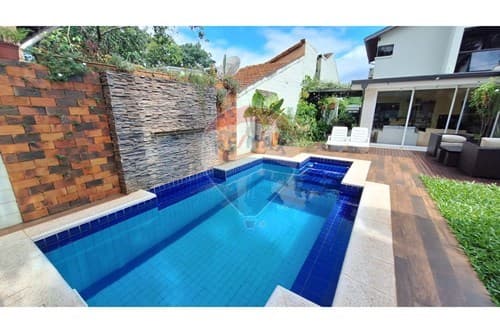 Casa moderna con Piscina y Jardín en Encarnación — foto 3