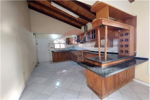 Amplia casa con 4 habitaciones en suite - Asunción — foto 2