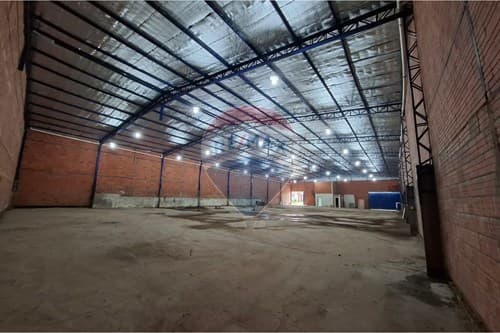 Amplio depósito en MRA con renta en venta — foto 5