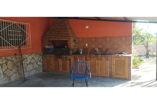 amplia residencia en Valle Kare Itaugua — foto 2