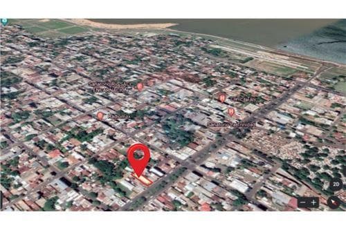 Propidad ubicado sobre la Avenida Caballero — foto 2