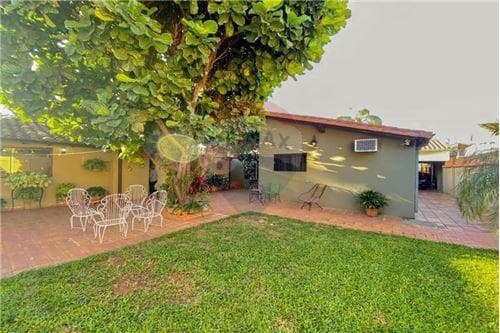 Residencia con piscina y salón comercial en Barrio San Pablo – Asunción — foto 4
