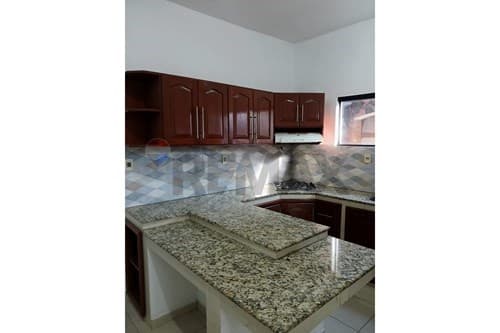Casa tipo dúplex en venta en Luque, laurelty — foto 3