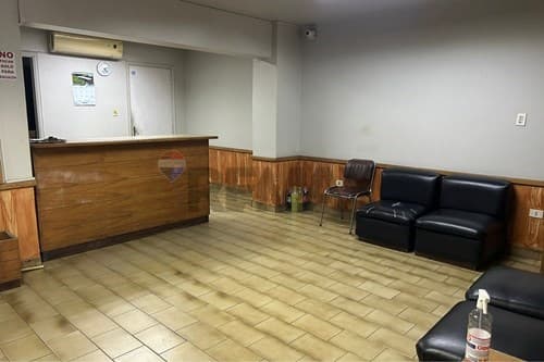 oficina frente a Plaza Uruguaya — foto 2