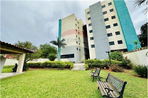 🌇condominio parques del sol: Vendo departamento amoblado de 2 dormitorios con cochera - barrio san vicente, asunción✨