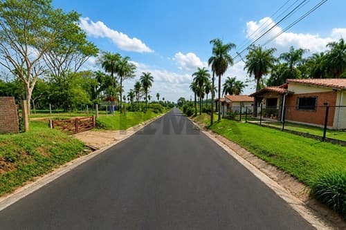 Vendo amplio terreno sobre asfalto en ita