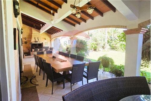 Venta - mansion - paraguay - zona laguna grande