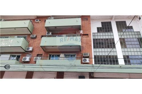 Departamento en VENTA pleno centro Encarnación — foto 3