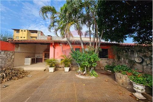 Hermosa y amplia casa de 2 pisos con 4 hab — foto 4
