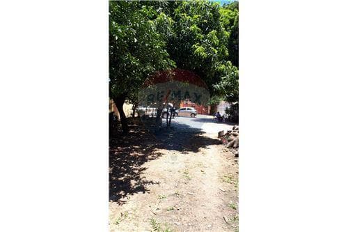 Amplio Terreno en Lambaré - Puerto Pabla