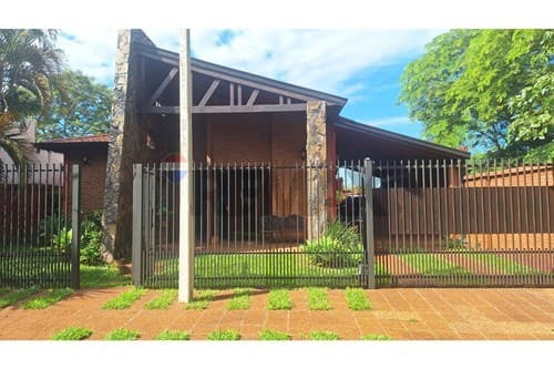 Hermosa residencia en venta barrio Carmelitas — foto 1