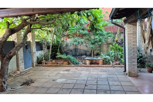 Gran Oportunidad en Luque – Amplia Casa Familiar — foto 2
