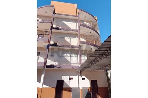Edificio 4 pisos en Villa Elisa, zona comercial
